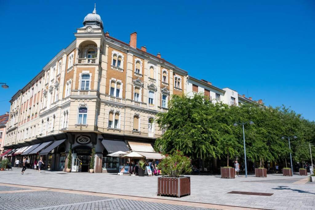 Luxus A Varos Felett Szombathely Exteriér fotografie